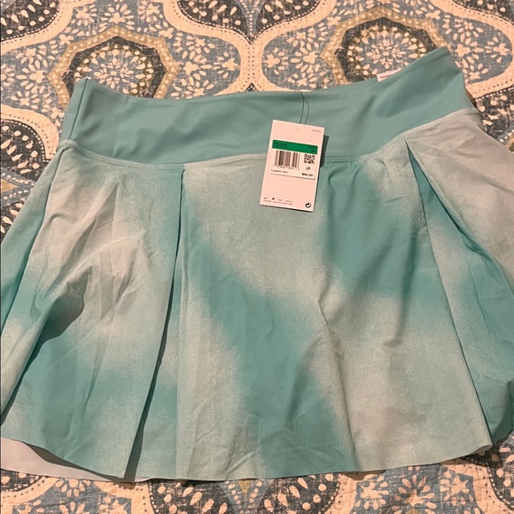 Nike Dresses & Skirts - Nike Women's Aqua Skorts Dri Fit size X Large